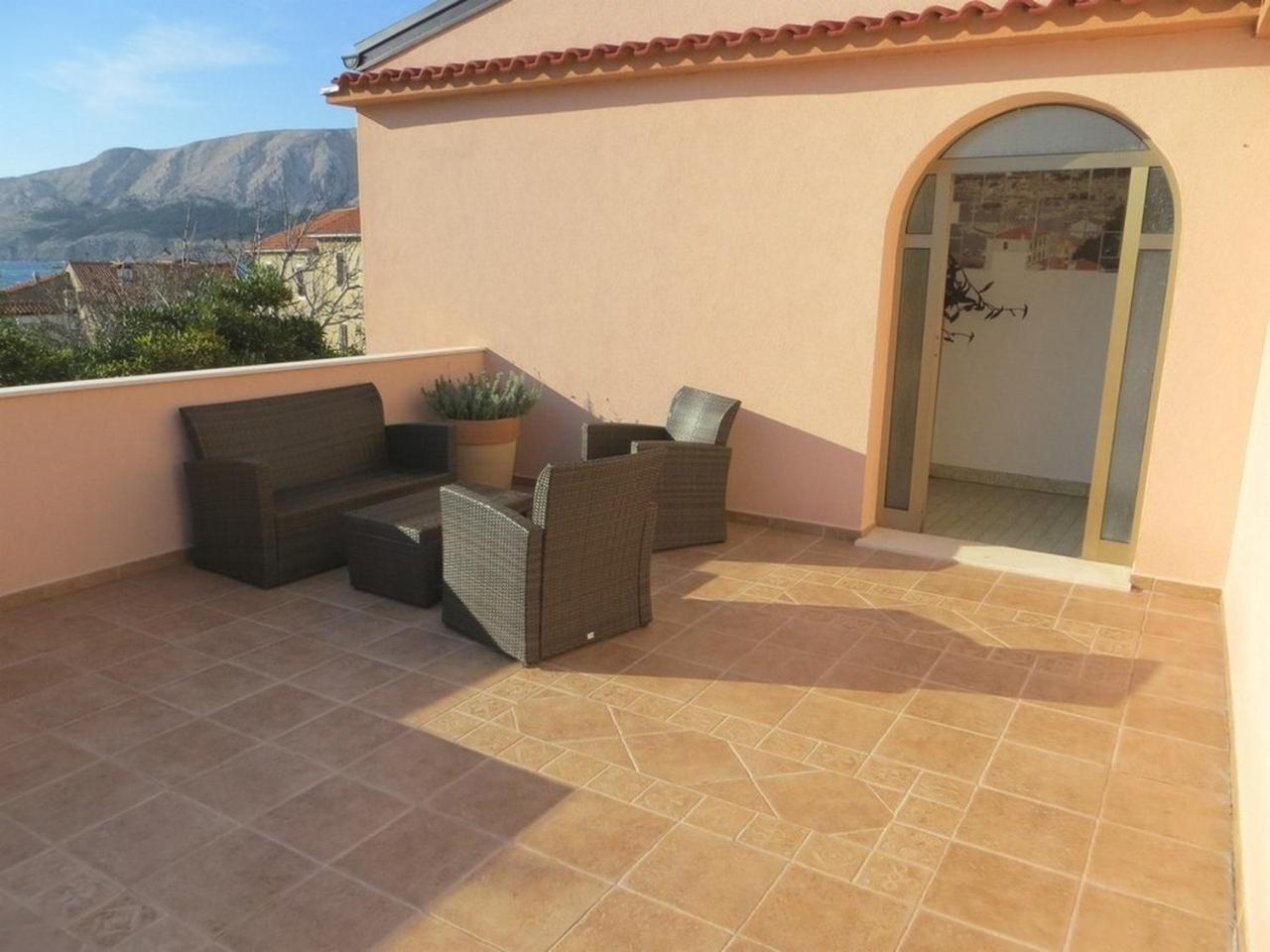Apartment And Rooms Kristina Baška Εξωτερικό φωτογραφία